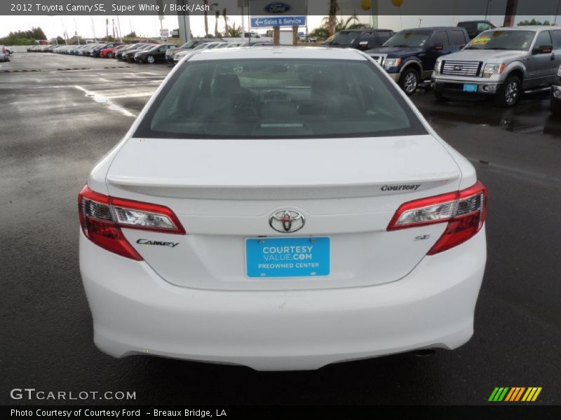 Super White / Black/Ash 2012 Toyota Camry SE