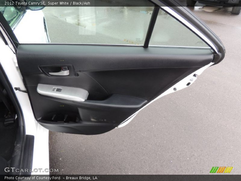 Super White / Black/Ash 2012 Toyota Camry SE