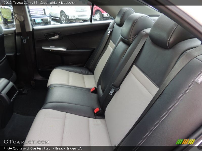 Super White / Black/Ash 2012 Toyota Camry SE