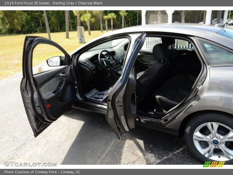 Sterling Gray / Charcoal Black 2014 Ford Focus SE Sedan