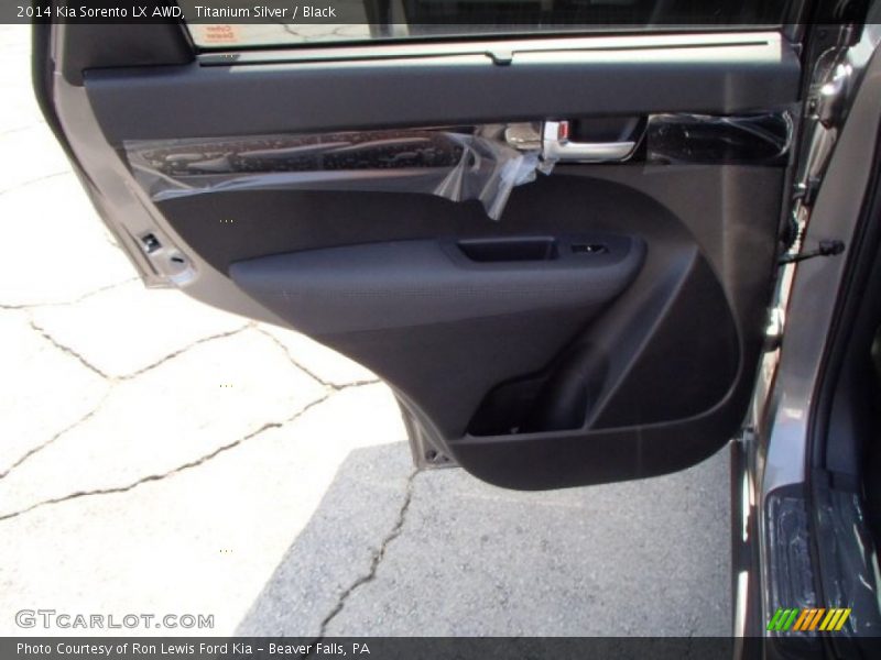 Titanium Silver / Black 2014 Kia Sorento LX AWD