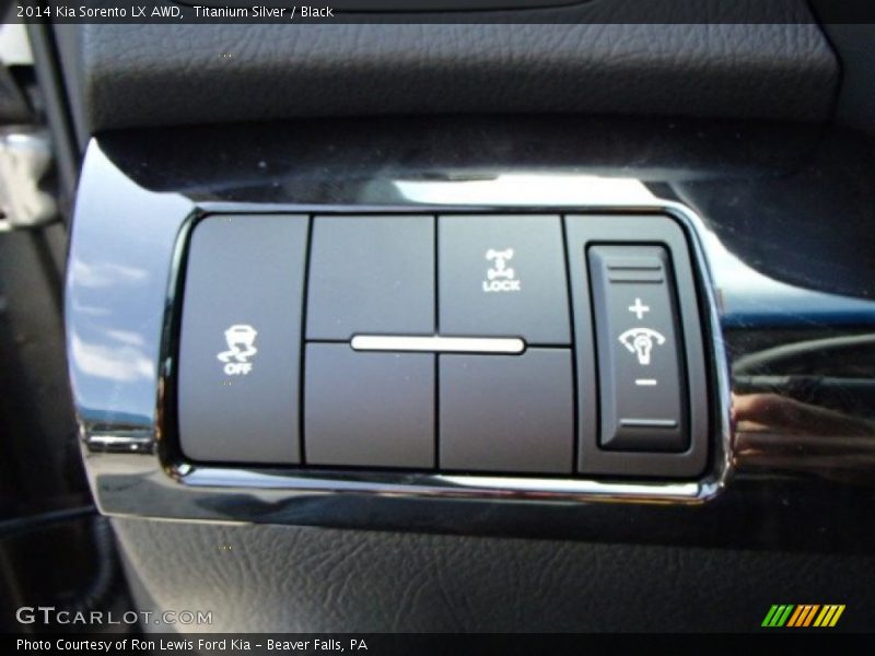Titanium Silver / Black 2014 Kia Sorento LX AWD