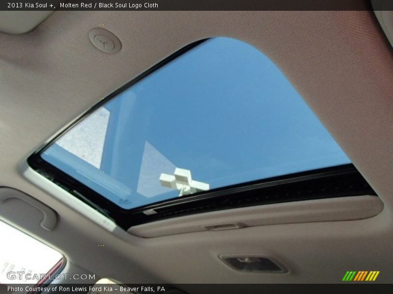 Molten Red / Black Soul Logo Cloth 2013 Kia Soul +