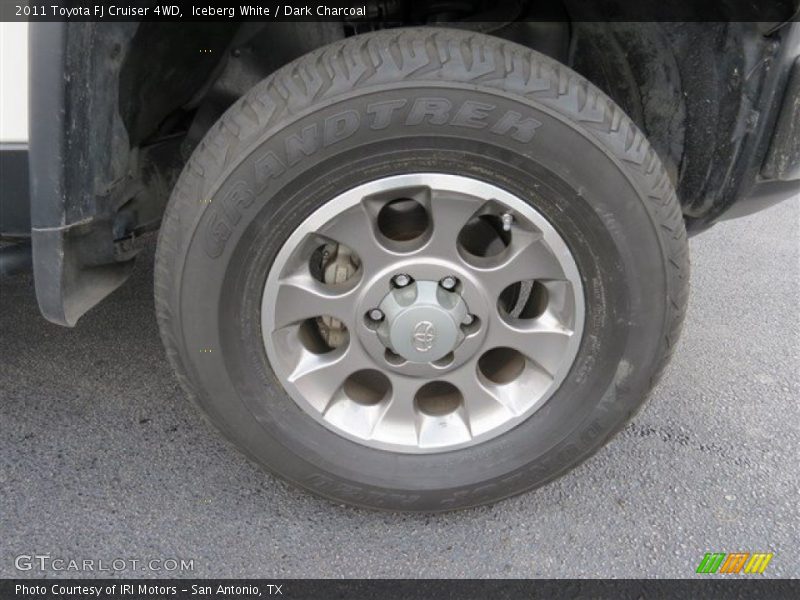 Iceberg White / Dark Charcoal 2011 Toyota FJ Cruiser 4WD