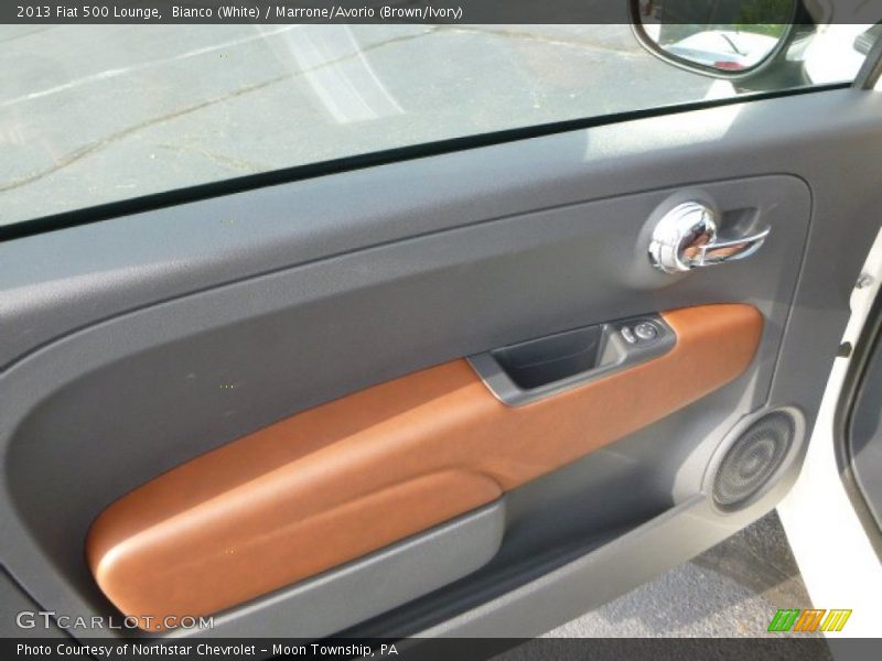 Bianco (White) / Marrone/Avorio (Brown/Ivory) 2013 Fiat 500 Lounge