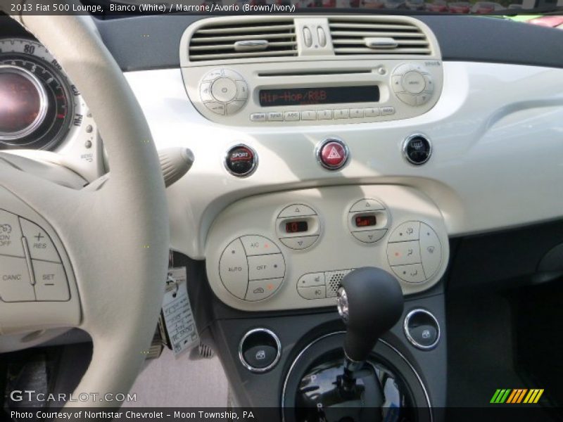 Bianco (White) / Marrone/Avorio (Brown/Ivory) 2013 Fiat 500 Lounge