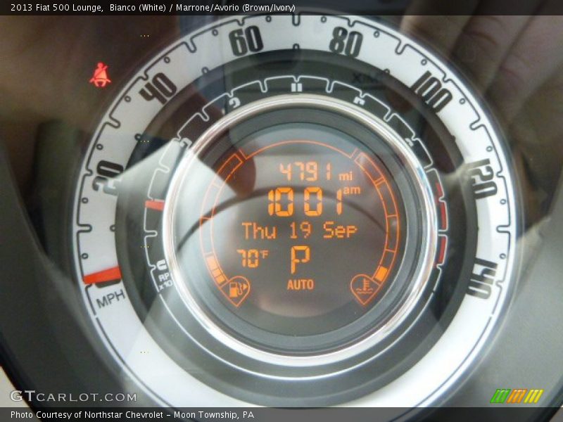 Bianco (White) / Marrone/Avorio (Brown/Ivory) 2013 Fiat 500 Lounge