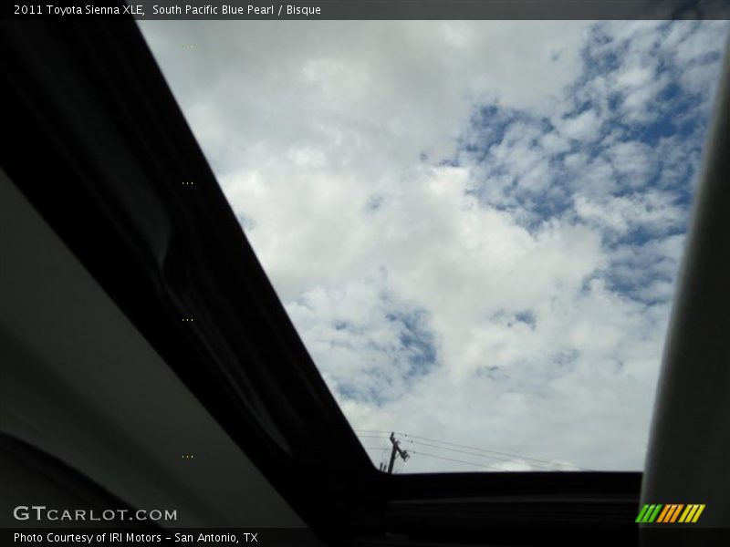 South Pacific Blue Pearl / Bisque 2011 Toyota Sienna XLE