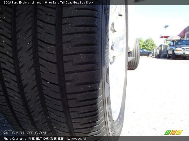 White Sand Tri-Coat Metallic / Black 2009 Ford Explorer Limited