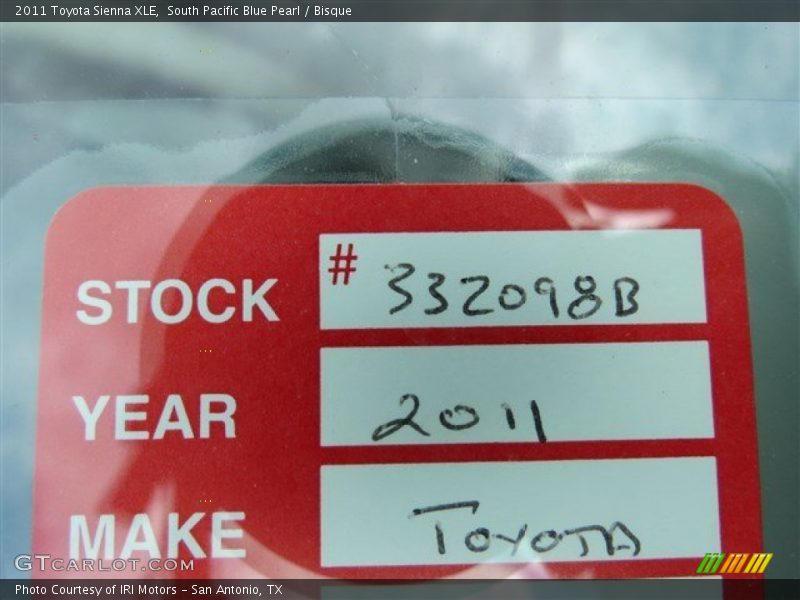 South Pacific Blue Pearl / Bisque 2011 Toyota Sienna XLE
