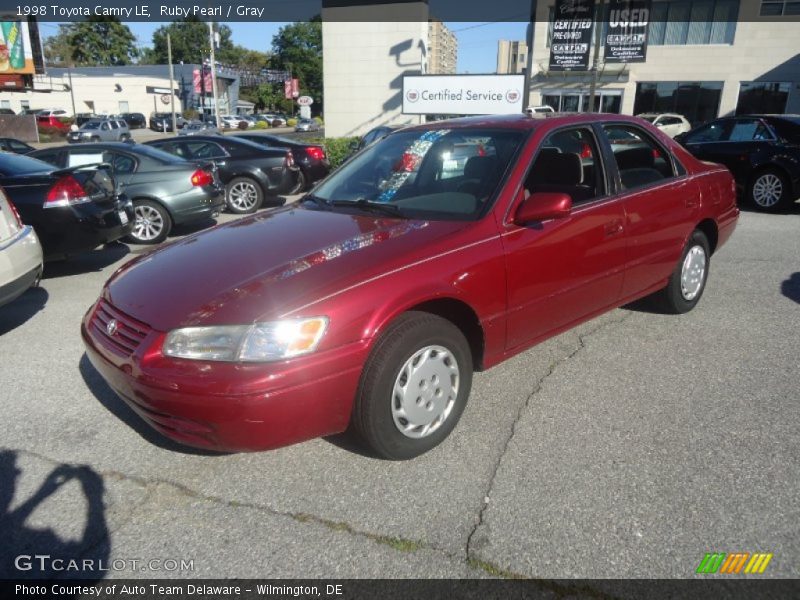 Ruby Pearl / Gray 1998 Toyota Camry LE