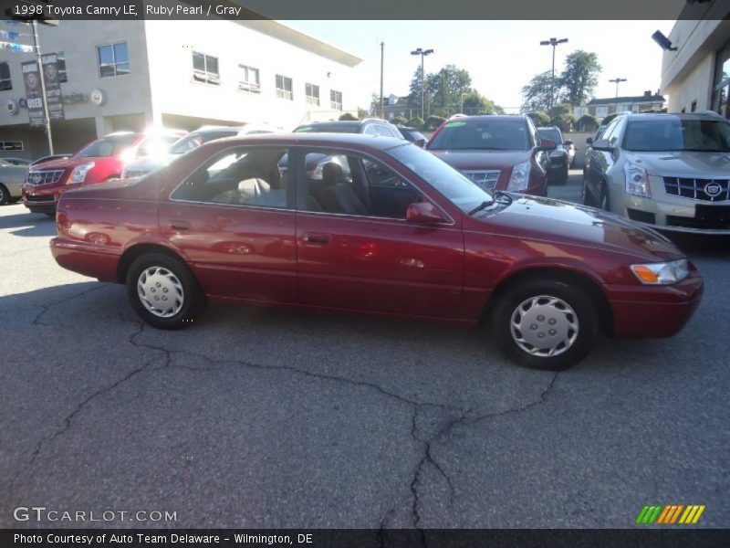 Ruby Pearl / Gray 1998 Toyota Camry LE