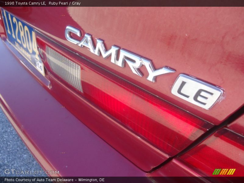 Ruby Pearl / Gray 1998 Toyota Camry LE