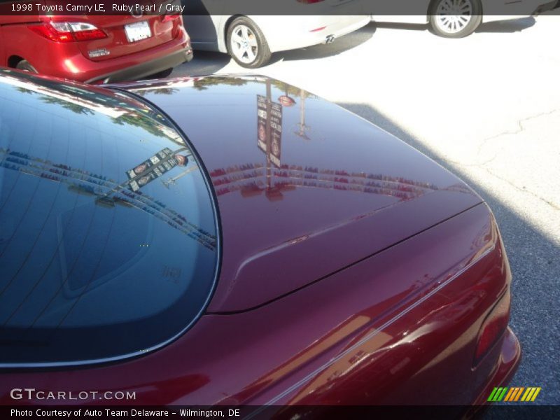 Ruby Pearl / Gray 1998 Toyota Camry LE