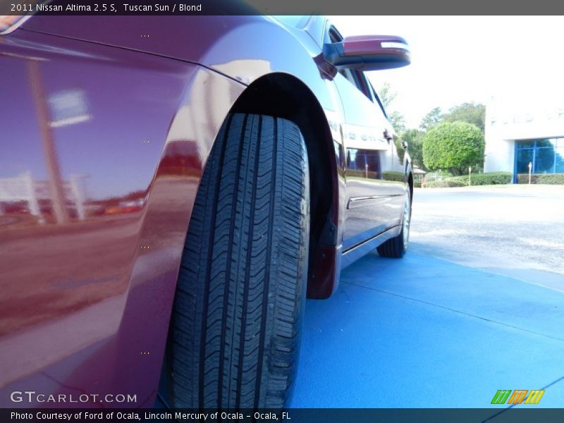 Tuscan Sun / Blond 2011 Nissan Altima 2.5 S