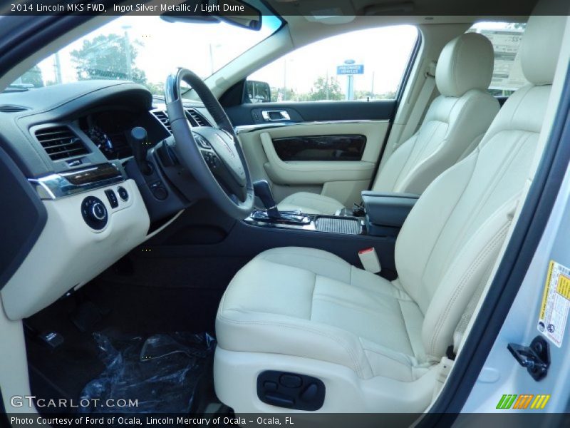 Front Seat of 2014 MKS FWD