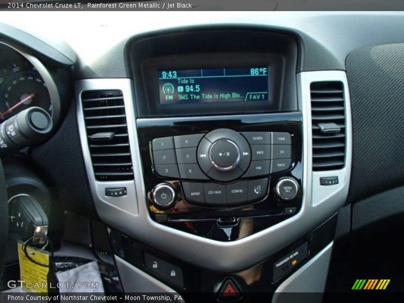 Controls of 2014 Cruze LT