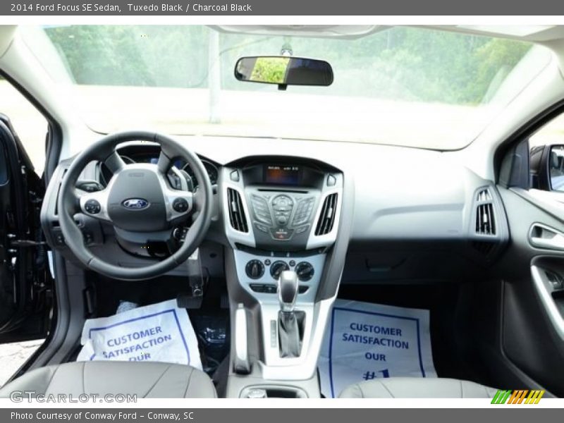 Tuxedo Black / Charcoal Black 2014 Ford Focus SE Sedan