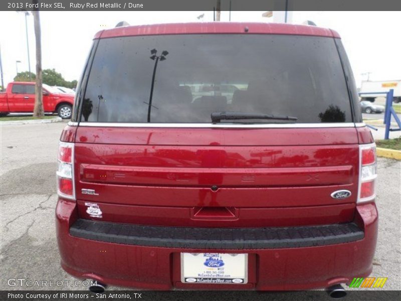 Ruby Red Metallic / Dune 2013 Ford Flex SEL
