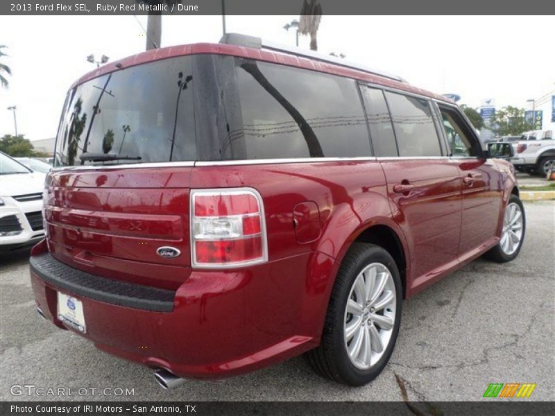 Ruby Red Metallic / Dune 2013 Ford Flex SEL