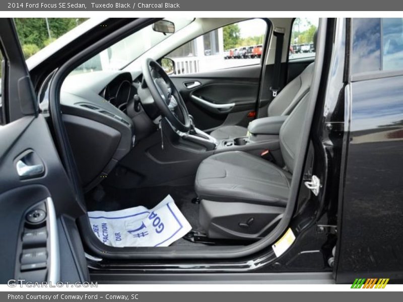 Tuxedo Black / Charcoal Black 2014 Ford Focus SE Sedan
