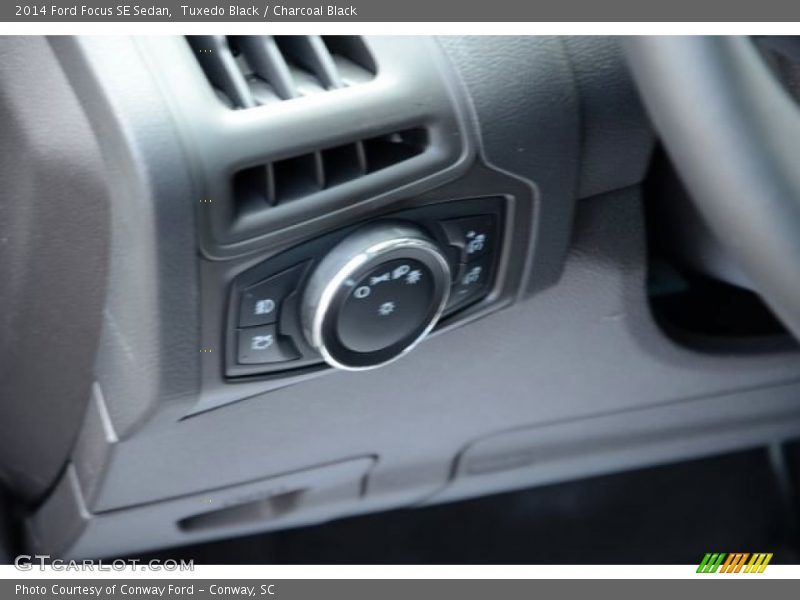 Tuxedo Black / Charcoal Black 2014 Ford Focus SE Sedan