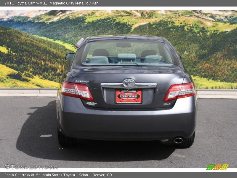 Magnetic Gray Metallic / Ash 2011 Toyota Camry XLE