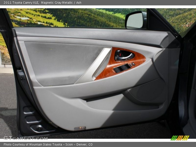 Magnetic Gray Metallic / Ash 2011 Toyota Camry XLE