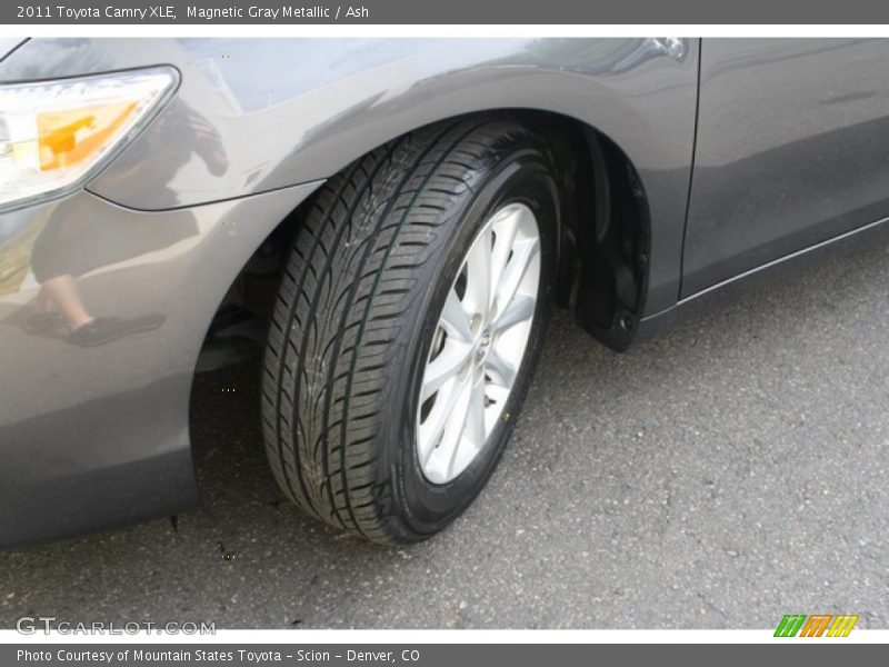 Magnetic Gray Metallic / Ash 2011 Toyota Camry XLE