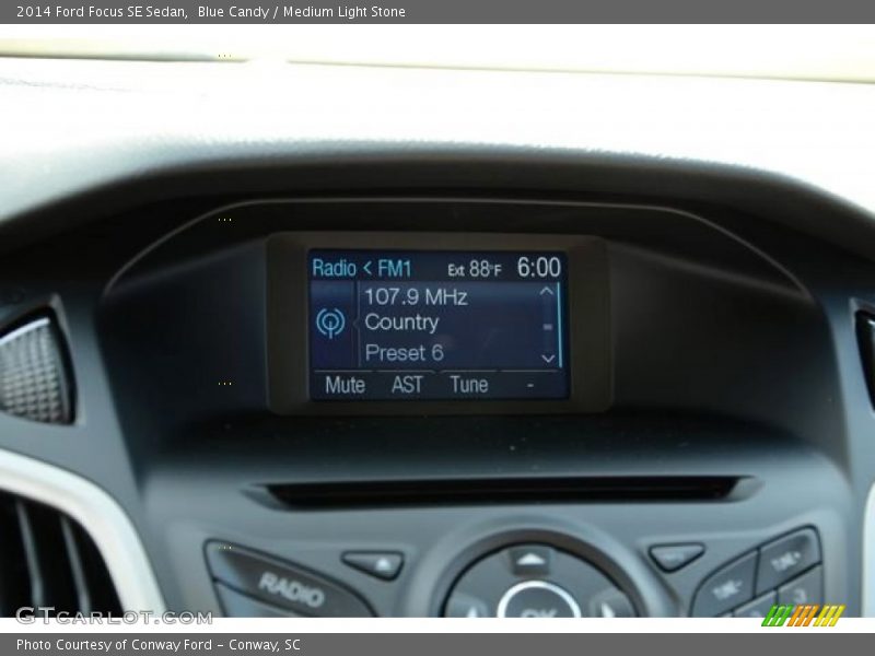 Blue Candy / Medium Light Stone 2014 Ford Focus SE Sedan