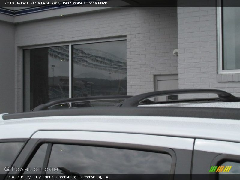 Pearl White / Cocoa Black 2010 Hyundai Santa Fe SE 4WD
