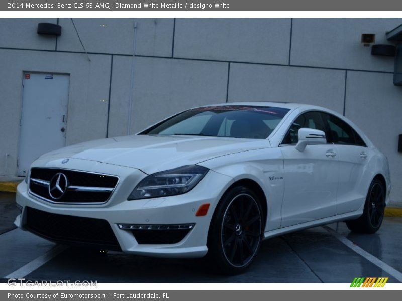 Front 3/4 View of 2014 CLS 63 AMG