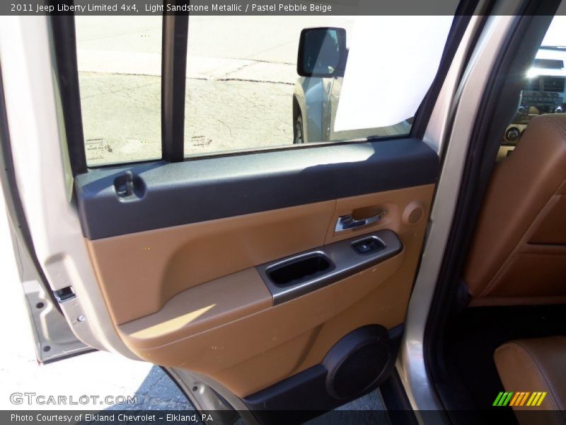 Light Sandstone Metallic / Pastel Pebble Beige 2011 Jeep Liberty Limited 4x4