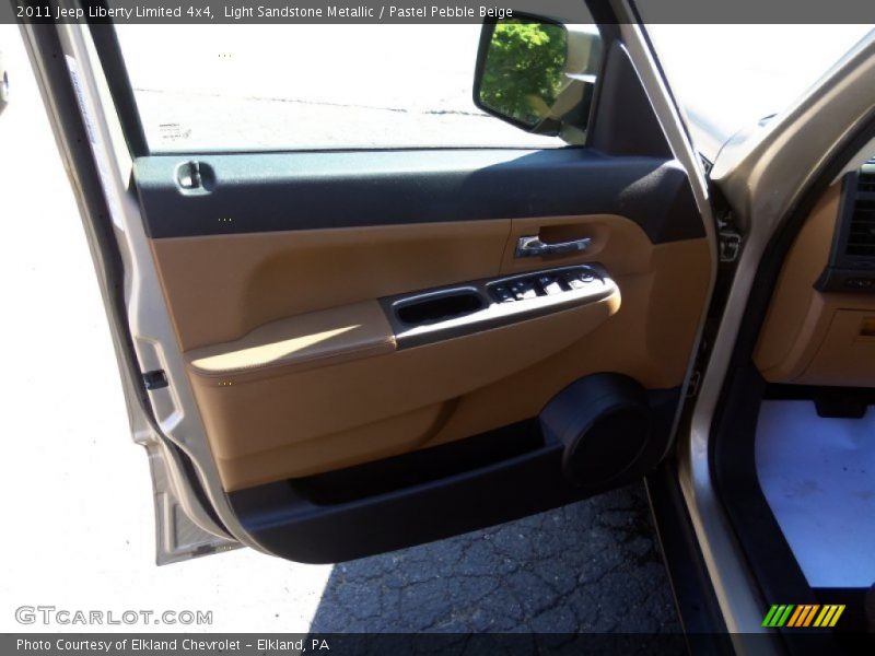 Light Sandstone Metallic / Pastel Pebble Beige 2011 Jeep Liberty Limited 4x4