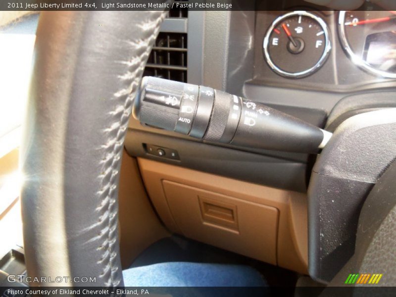 Light Sandstone Metallic / Pastel Pebble Beige 2011 Jeep Liberty Limited 4x4