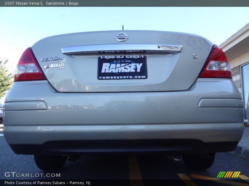 Sandstone / Beige 2007 Nissan Versa S