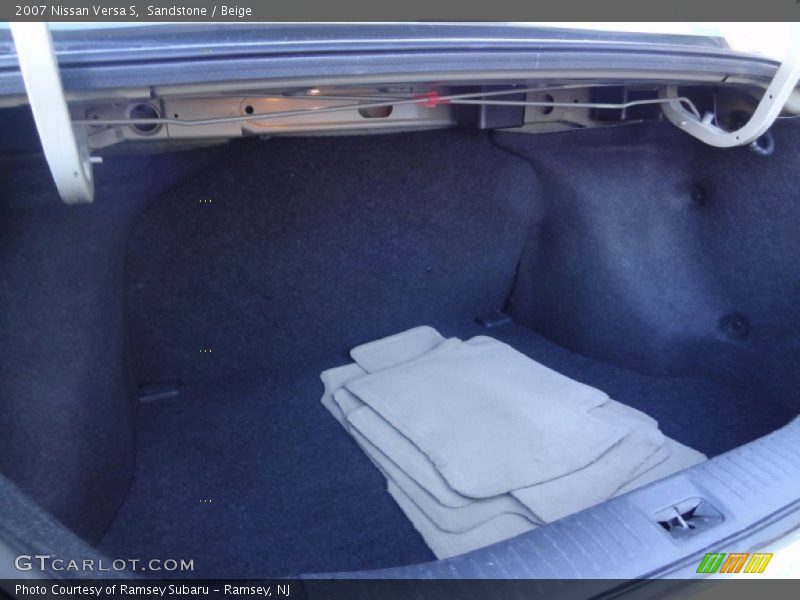 Sandstone / Beige 2007 Nissan Versa S