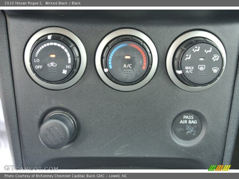 Wicked Black / Black 2010 Nissan Rogue S