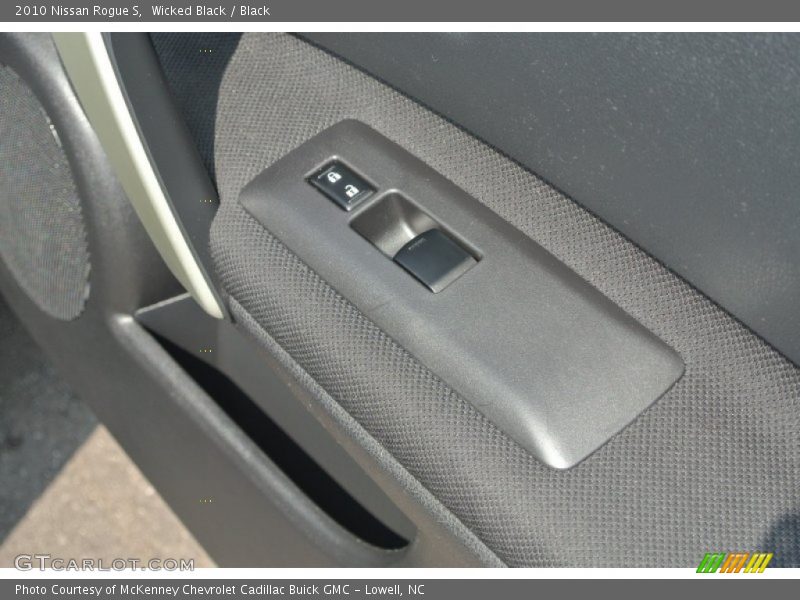 Wicked Black / Black 2010 Nissan Rogue S
