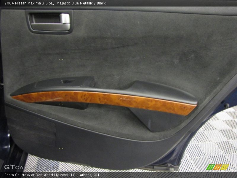 Majestic Blue Metallic / Black 2004 Nissan Maxima 3.5 SE
