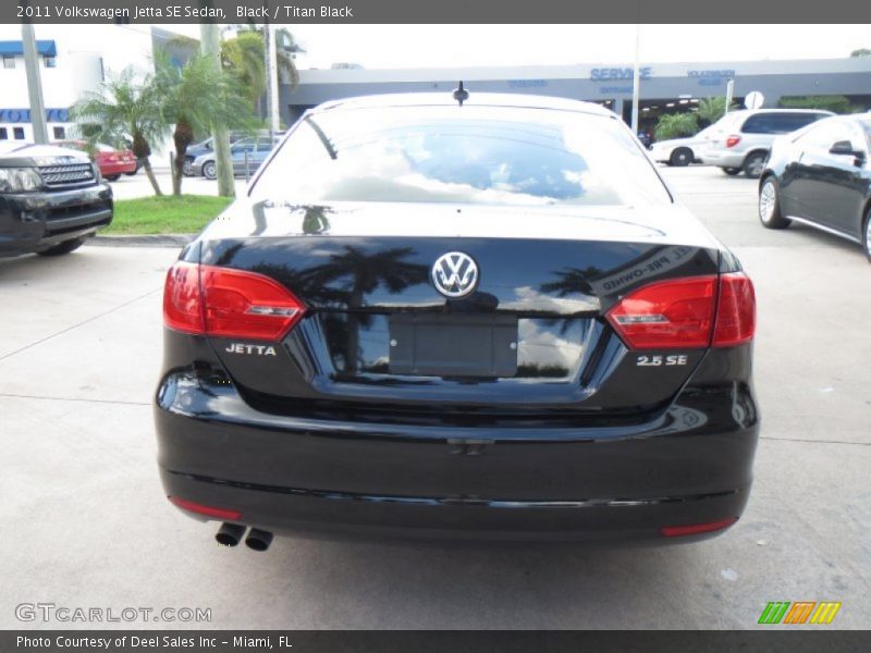 Black / Titan Black 2011 Volkswagen Jetta SE Sedan