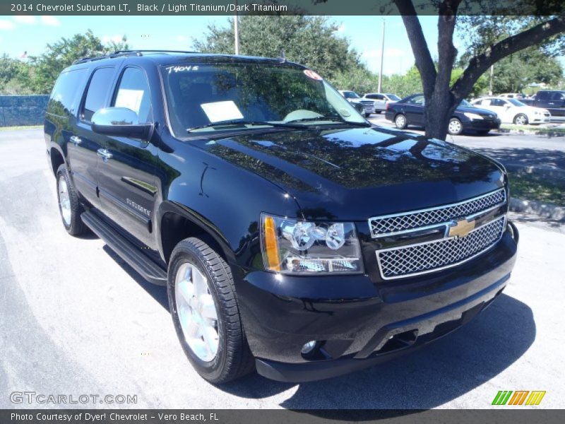 Front 3/4 View of 2014 Suburban LT