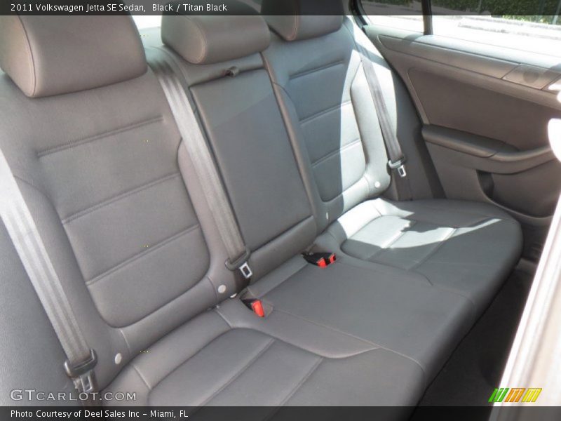Black / Titan Black 2011 Volkswagen Jetta SE Sedan