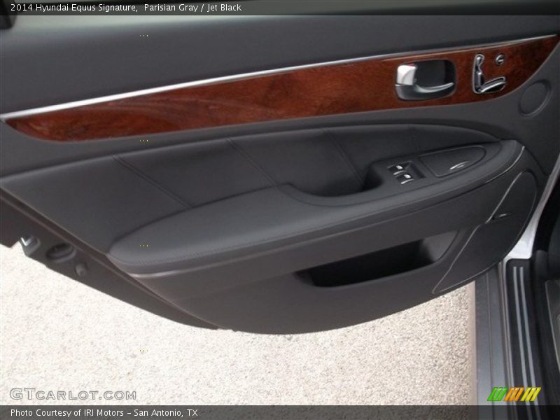 Door Panel of 2014 Equus Signature