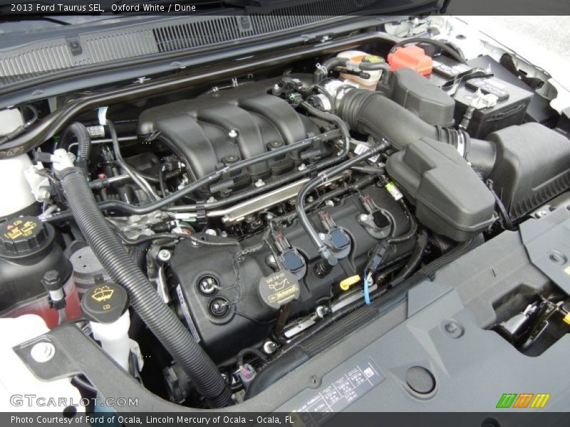 Oxford White / Dune 2013 Ford Taurus SEL