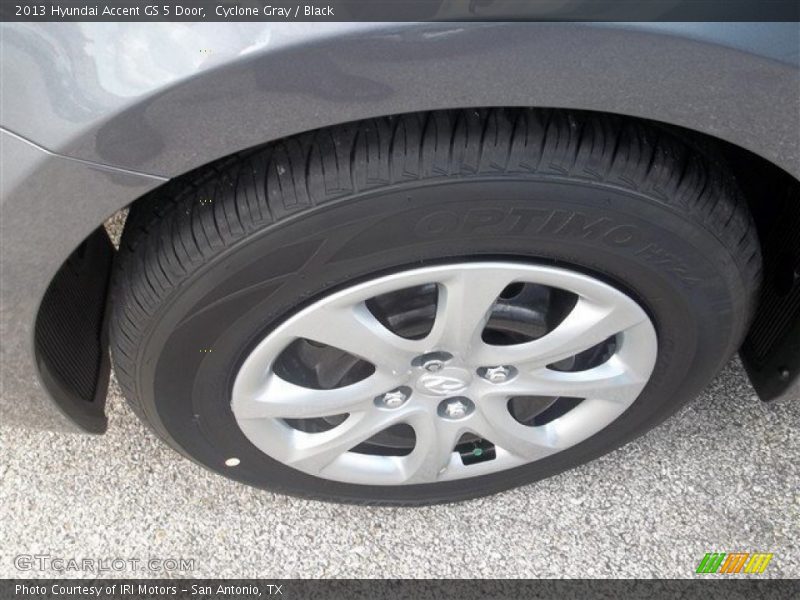 Cyclone Gray / Black 2013 Hyundai Accent GS 5 Door