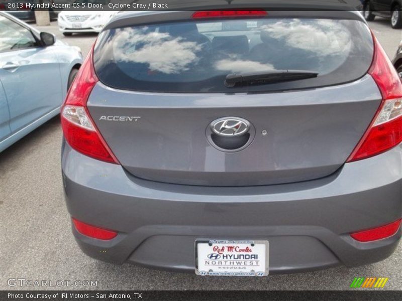 Cyclone Gray / Black 2013 Hyundai Accent GS 5 Door