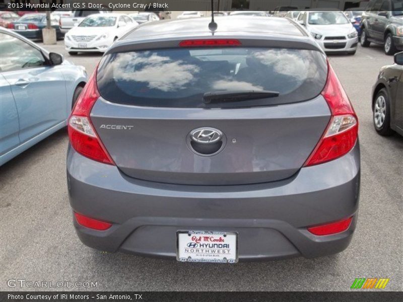 Cyclone Gray / Black 2013 Hyundai Accent GS 5 Door