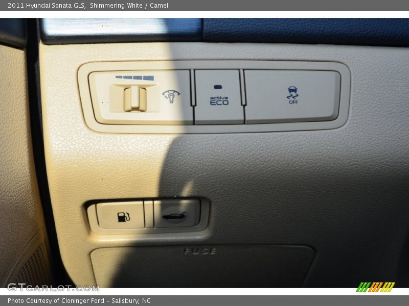 Shimmering White / Camel 2011 Hyundai Sonata GLS