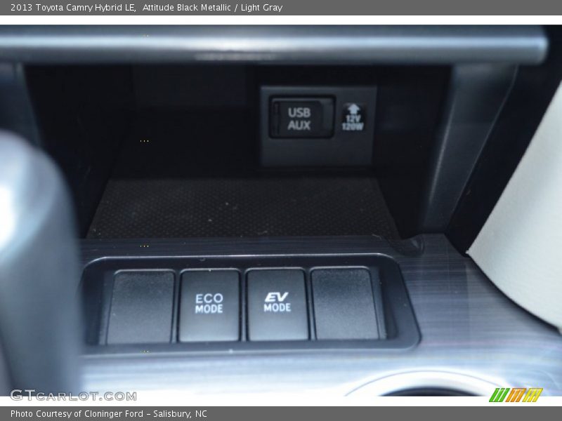 Attitude Black Metallic / Light Gray 2013 Toyota Camry Hybrid LE